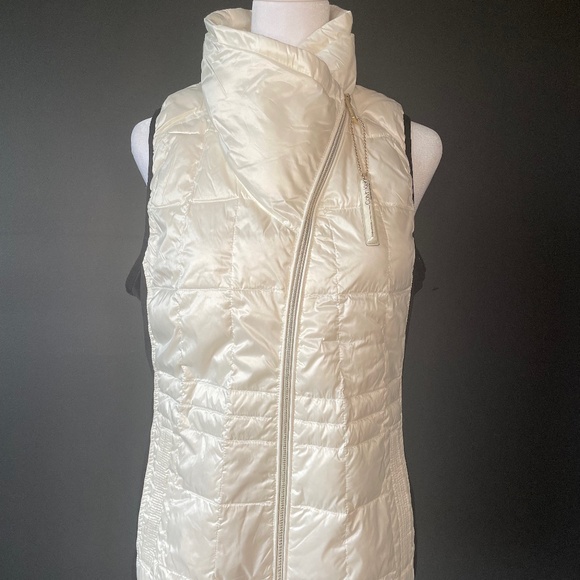 NWOT Calvin Klein Down Performance Vest White and Black Sz Medium - Picture 1 of 6
